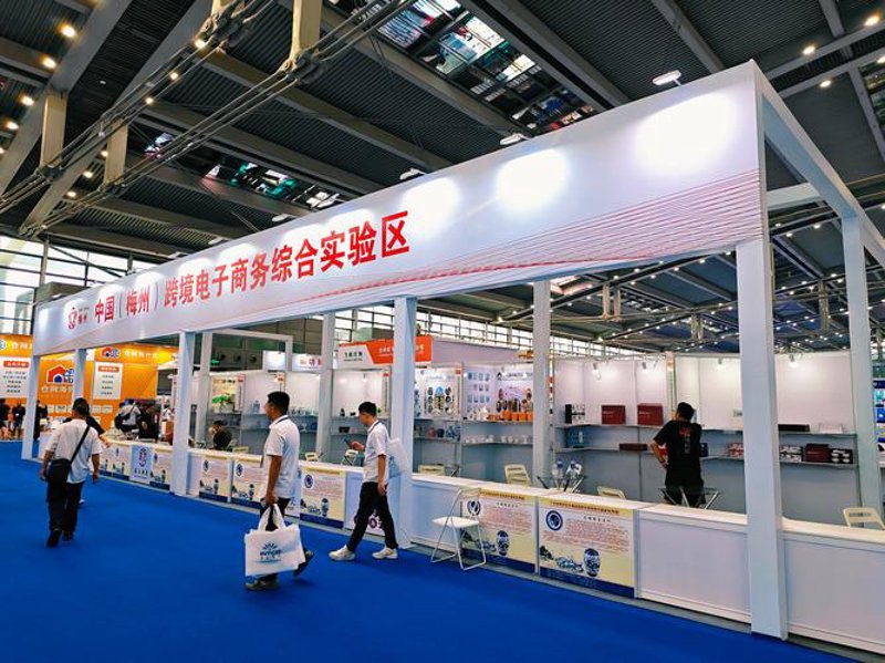 广告设计：紧跟潮流，打造视觉盛宴
